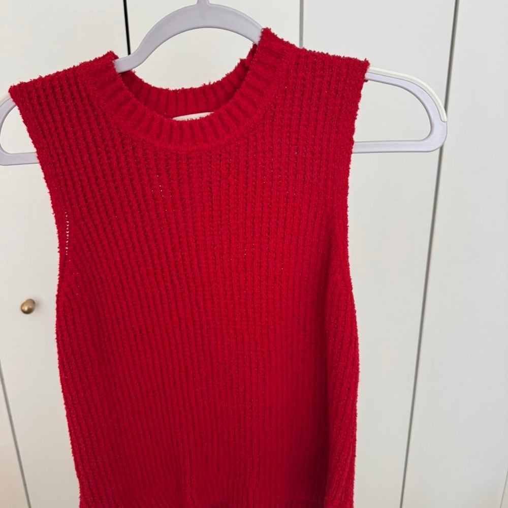Abercrombie & Fitch Red Sleeveless Sweater